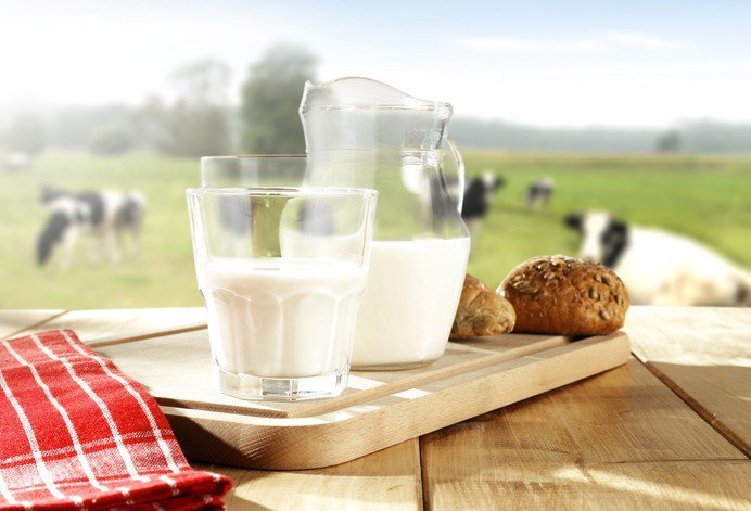 Sữa có chất bảo quản